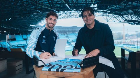 El Celta anunci este lunes una renovacin que Javi Rueda formaliz junto a Marco Garcs.