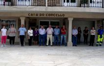 Una veintena de personas se sumaron a la concentraci�n en Agolada.