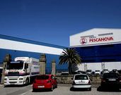 Actividad ayer en la planta de Pescanova en Chapela, en la sede central de la empresa.