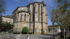 Imagen de uno de los laterales del templo ribadaviense