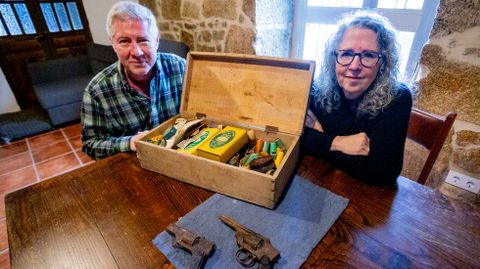 Jones y Sahrah Hendershot muestran parte de los hallazgos