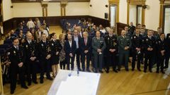 Polic�a Auton�mica, Nacional, Guardia Civil y polic�as locales que tienen unidades especializadas en violencia machista recibieron en Ourense el Premio Clara Campoamor.