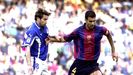 Tomic y Guardiola disputan un baln durante el Barcelona - Real Oviedo de 2001