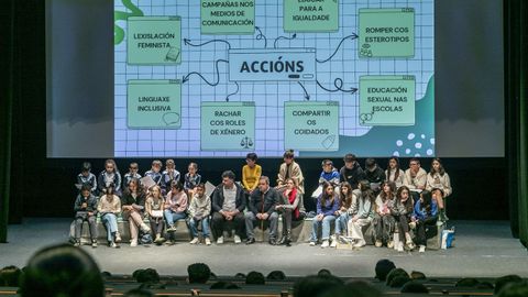 Centenar y medio de alumnos participaron en el pleno infantil de Vern