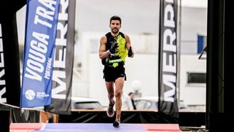 Manuel Pais, cruzando la l�nea de meta de la competici�n que complet� en Portugal.