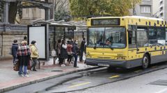 Parada de autob�s en la capital ourensana
