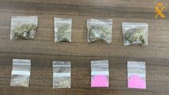 Imagen cedida por la Guardia Civil de Becerreá con la droga incautada