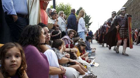 Romanos y castrexos desfilaron a los pies de la Muralla