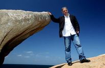 Ant�n Castro no santuario p�treo da Barca, un dos s�mbolos da s�a Mux�a natal.