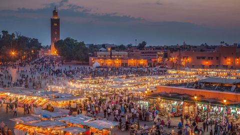 Una vista de los mercados de las calles de la ciudad de Marrakech.