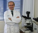 El doctor Jos� Carlos de la Torre, en su despacho del centro de especialidades de Mollavao. 