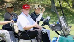 Trump y Shinzo Abe, en un campo de golf en Japón en el 2019