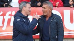 El entrenador del Pontevedra, Rub�n Dom�nguez, y el t�cnico del Zamora, �scar Cano, antes del partido de este s�bado