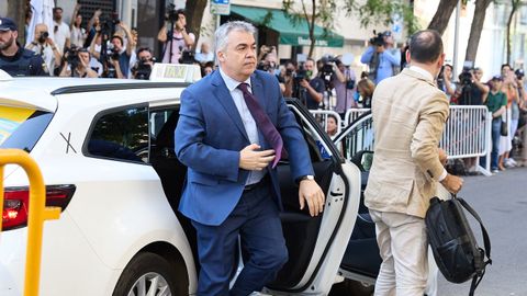 El exsecretario de organización del PSOE, Santos Cerdán, a su llegada a declarar en el Tribunal Supremo