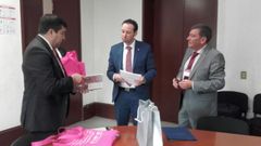 El consejero de Presidencia y Participaci�n Ciudadana, Guillermo Mart�nez, junto al agregado del Ministerio de Interior en el Embajada espa�ola en M�xico, Bonifacio Diez