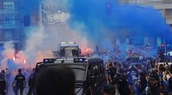 El autob�s del Real Oviedo empezando a subir por Alejandro Casona