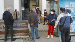 Inicio de la vacunaci�n, ayer por la ma�ana, en el centro de salud Fontela Maristany de Ferrol