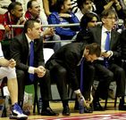 V�ctor P�rez, junto a Gonzalo Rodr�guez y Moncho Fern�ndez en el partido ante el Fuenlabrada.