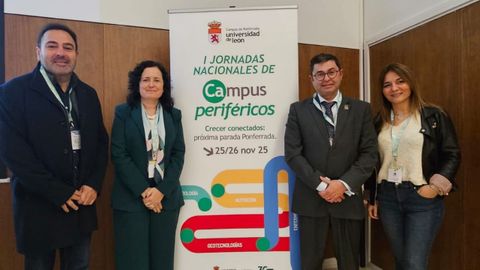 De izquierda a derecha, el vicerrector del Campus de Ourense, Francisco<br />Javier Rodr�guez; la vicerrectora del Campus de Ferrol�y Responsabilidade<br />Social, Ana Ares; el vicerrector de Organizaci�n Acad�mica y del Campus de Lugo, Francisco Jos� Fraga; y la vicerrectora del Campus de Pontevedra, Eva Mar�a Lantar�n.