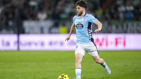 El jugador del Celta Sergio Carreira, durante el partido ante el Betis.