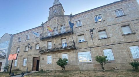 Casa consistorial de Trives.