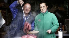 Jos Carrera, Pucho, el pulpeiro, con su hija Alejandra.