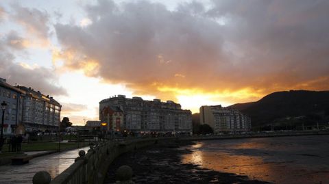 Puesta de sol en Viveiro.