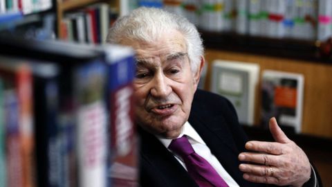  El poeta Antonio Gamoneda, ganador del Premio Cervantes en 2006,