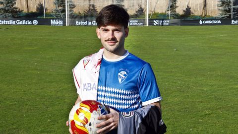 Mart&iacute;n Lago, actual futbolista del Gran Pe&ntilde;a, en Barreiro, donde juega como local su equipo.