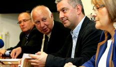 Blanco, Casares, Garc�a y Gonz�lez presentaron los libros.