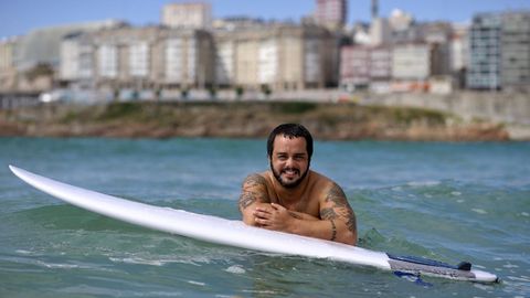 David Perdomo en la playa del Orzn.