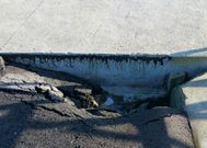 Imagen de uno de los baches en la d�rsena cormelana.