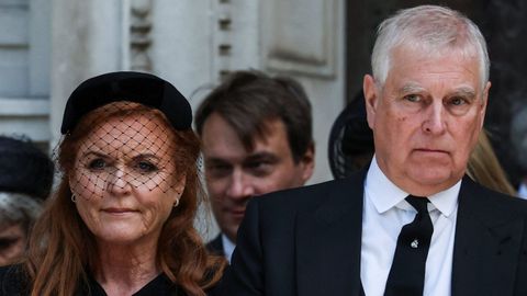Sarah Ferguson junto al príncipe Andrés, en el funeral de la duquesa de Kent el pasado 16 de septiembre en Londres