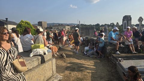 En O Castro de Caldelas no se quisieron perder el eclipse