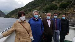 Tom, en el centro, junto a representantes de los ayuntamientos de Monforte, Castro Caldelas y Sober