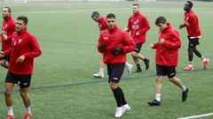�lvaro Denis, en el centro de la imagen durante un entrenamiento del Arousa