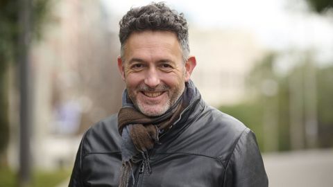 Mikel Santiago (Portugalete, Vizcaya, 1975).