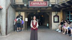 Saray Freijeiro en su puesto de trabajo en Disneyland Par�s