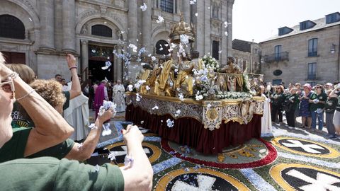 Procesión trala ofrenda