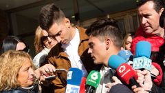 V�ctor Rodr�guez (derecha) y Carlos Cuadrado (izquierda), exjugadores de la Arandina CF procesados por un presunto delito continuado de agresi�n sexual contra una menor de 15 a�os