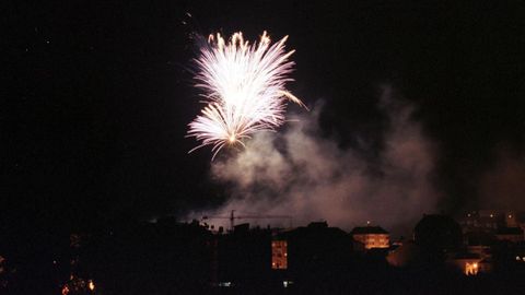 Lanzamiento de fuegos artificiales en las fiestas de Chantada, en una imagen de archivo