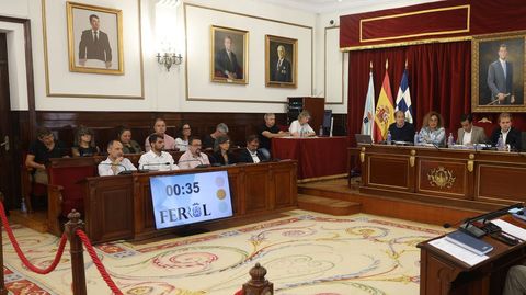 El grupo municipal del PSOE, en primera fila, en la sesi�n del pleno ordinario del�mes pasado.