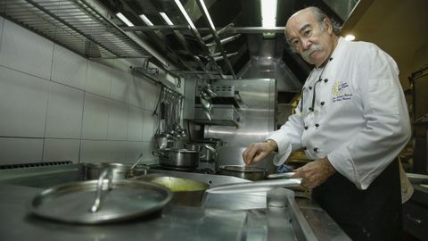 El chef Jos� Antonio Rivera en su restaurante Chef Rivera, en Padr�n, en foto de archivo