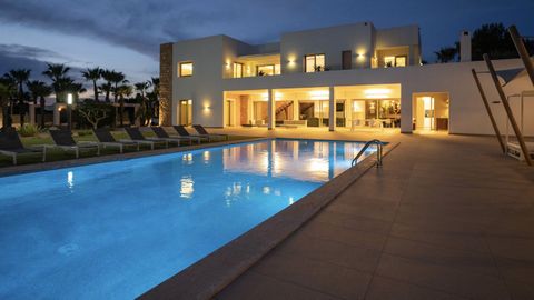 Una de las villas de lujo que alquila la empresa ourensana en Ibiza