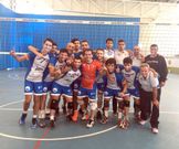 El plantel celebrando el t�tulo nada m�s acabar el torneo en A Coru�a.