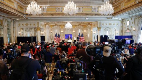 Intervencin de Trump ante un centenar de seguidores y la prensa en su club de Mar-a-Lago.