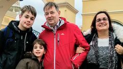 Nuria M�rquez Almui�a, con su familia