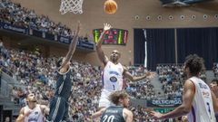 Caleb Agada, eliminado por personales, sum� 16 puntos y cinco asistencias ante el Real Madrid