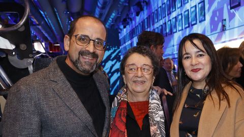 De izquierda a derecha: Henrique Monteagudo, presidente de la Real Academia Galega, Rosario Álvarez, presidenta del Consello da Cultura Galega, y María López Sández, académica de la Real Academia Galega