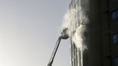 Un incendio obliga a desalojar un edificio en la ronda de Outeiro